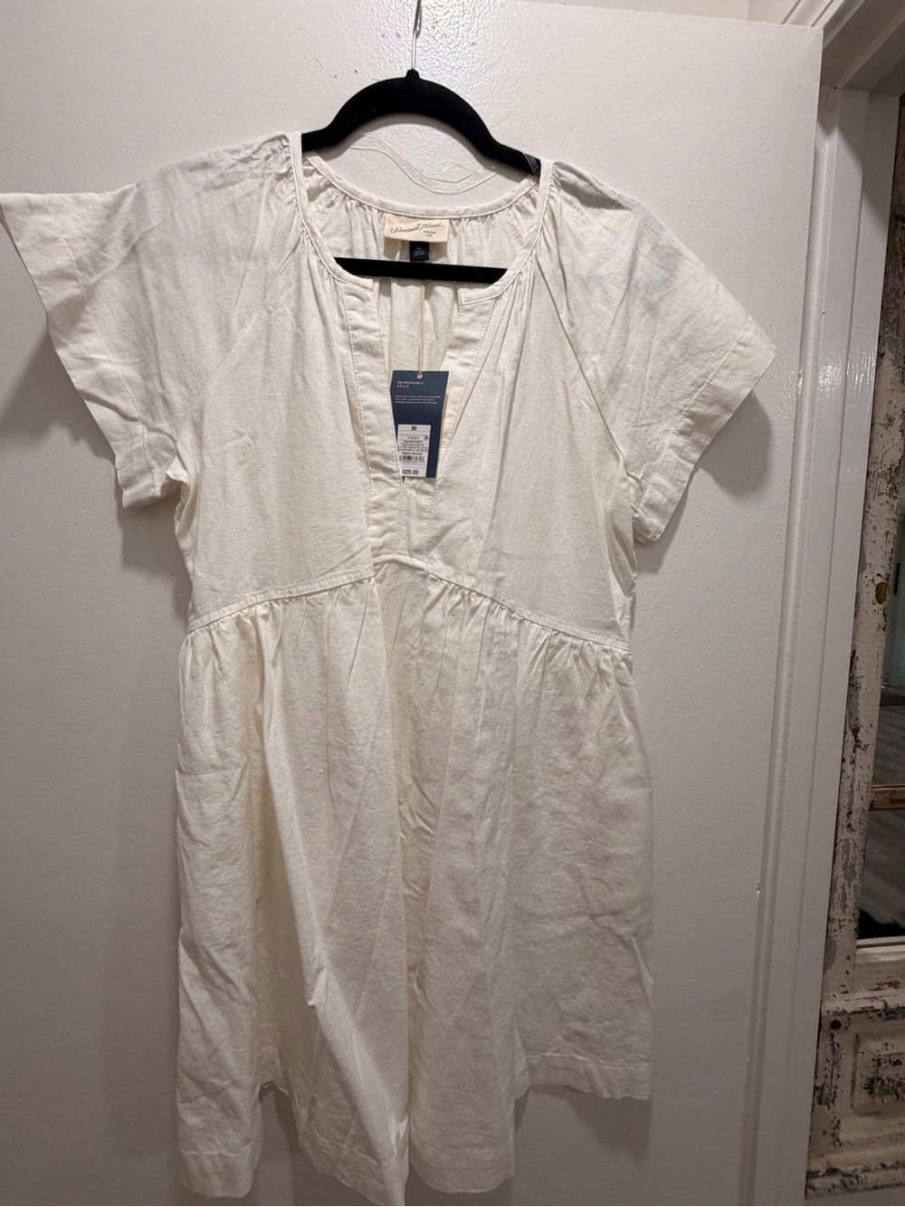 Universal Thread White Short-Sleeve V-Neck Mini Dress